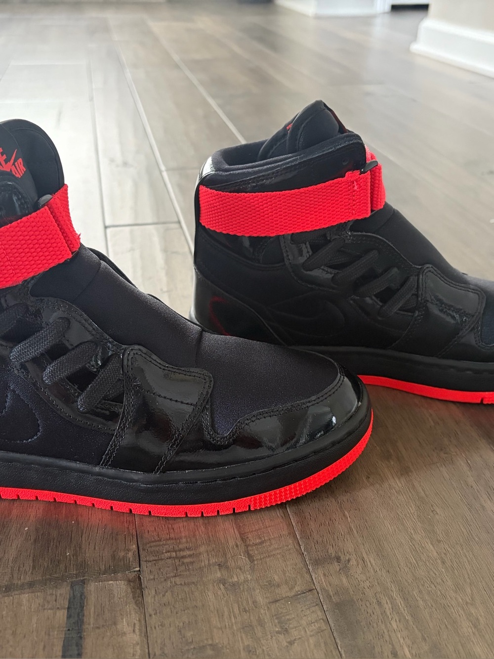 Air Jordan Nike 1 Nova XX 'Bred' sneakers